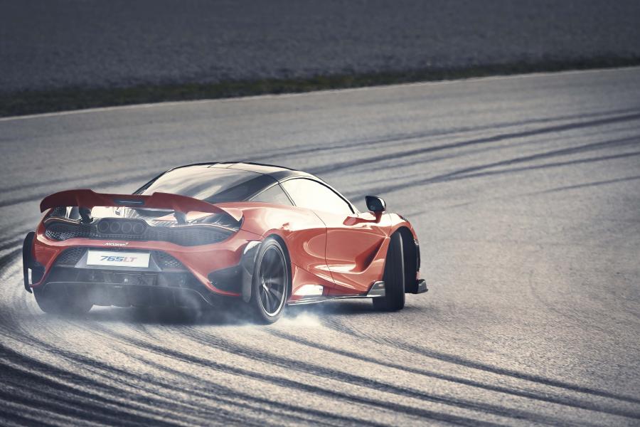  McLaren 765LT 2020 года  (UK) (фото 18 из 35)